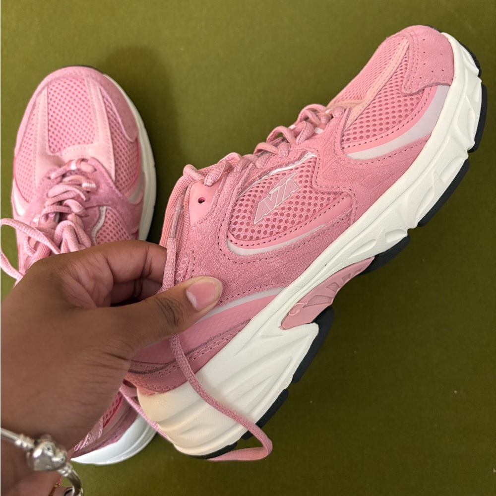 Avia Women's Pink Sneakers